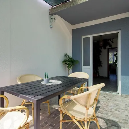 1 Bedroom Amazing Apartment In Rab