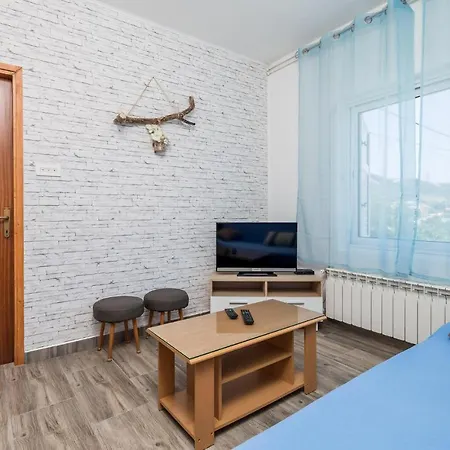 1 Bedroom Amazing Apartment In Rab * Banjol