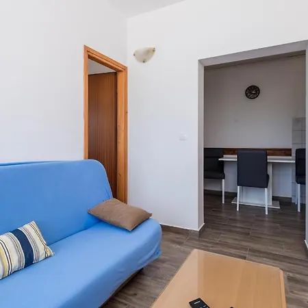 アパート In Rab With Wifi Banjol