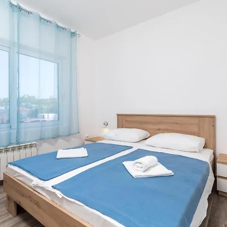 Daire 1 Bedroom Amazing Apartment In Rab