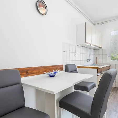 1 Bedroom Amazing Apartment In Rab Daire
