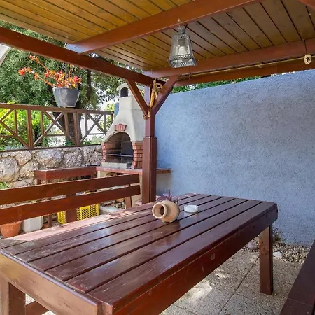 1 Bedroom Amazing Apartment In Rab Banjol